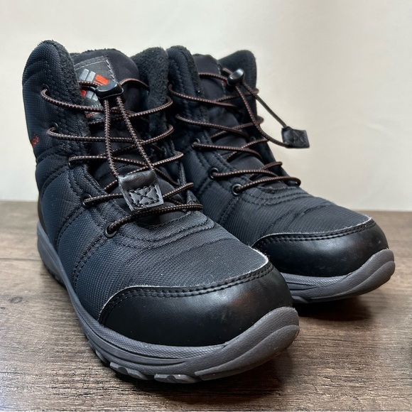 Columbia Kids Waterproof Black Boots Size 3 - Picture 1 of 6